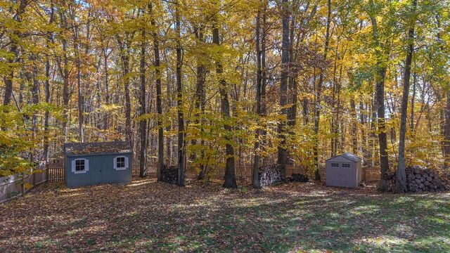 7 Hunter Drive, Derry, NH 03038
