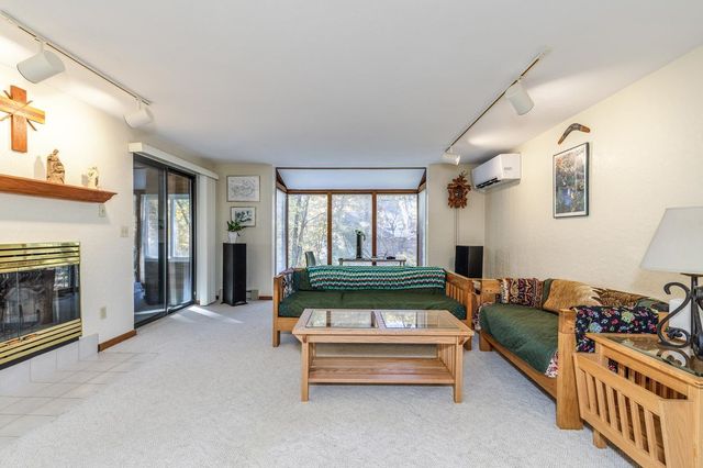 7 Hunter Drive, Derry, NH 03038