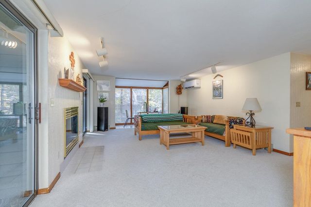 7 Hunter Drive, Derry, NH 03038