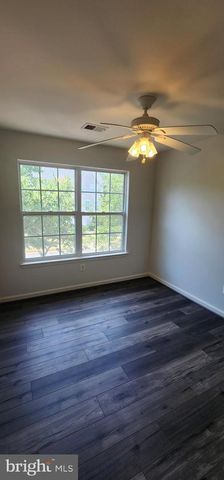 45512 LAKEMONT SQ, Sterling, VA 20165