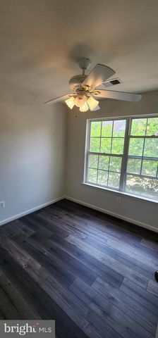45512 LAKEMONT SQ, Sterling, VA 20165