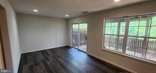 45512 LAKEMONT SQ, Sterling, VA 20165