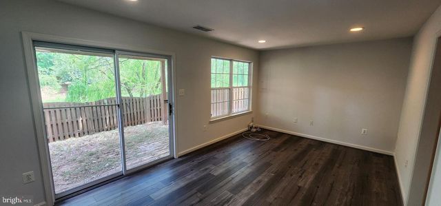 45512 LAKEMONT SQ, Sterling, VA 20165