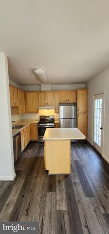 45512 LAKEMONT SQ, Sterling, VA 20165