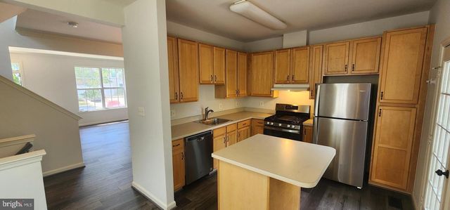 45512 LAKEMONT SQ, Sterling, VA 20165