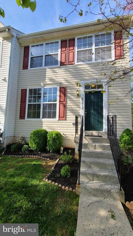 45512 LAKEMONT SQ, Sterling, VA 20165