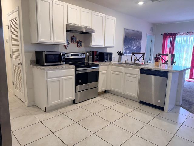 1156 CAMBRIDGE DRIVE, Winter Haven, FL 33881