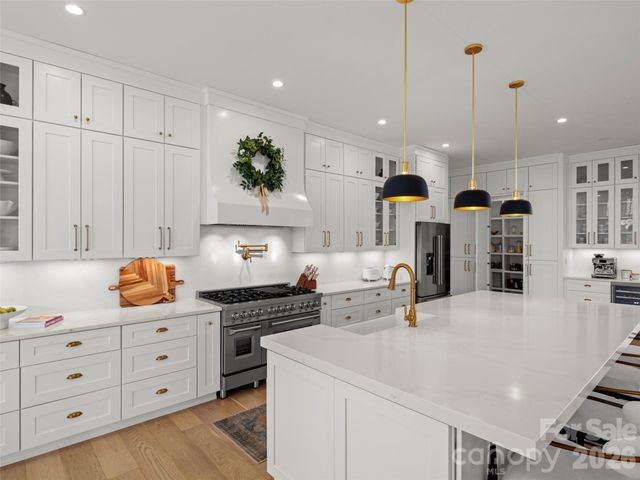 208 Majestic Ridge Road, Mills River, NC 28759