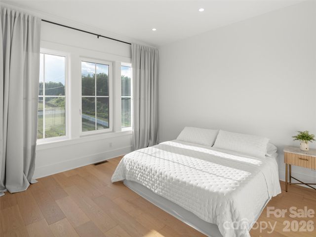 208 Majestic Ridge Road, Mills River, NC 28759