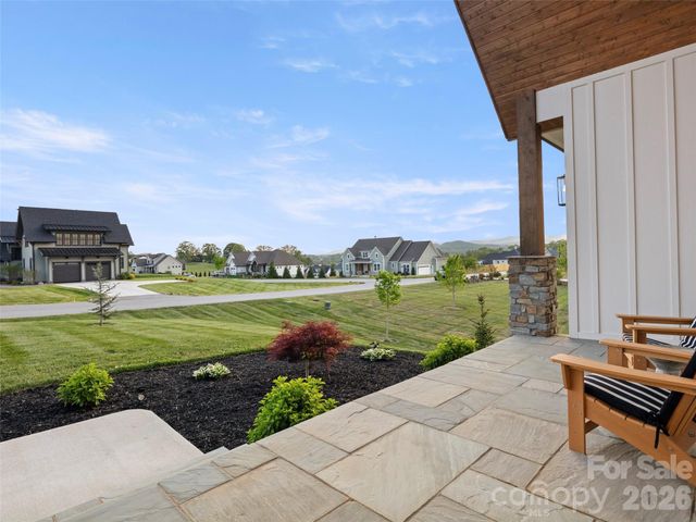 208 Majestic Ridge Road, Mills River, NC 28759