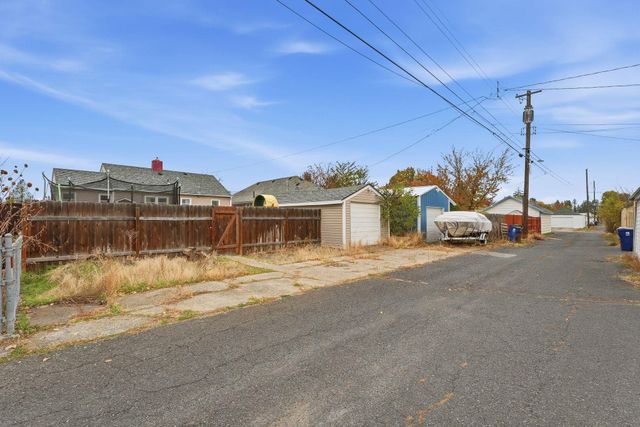 5018 N STEVENS St, Spokane, WA 99205