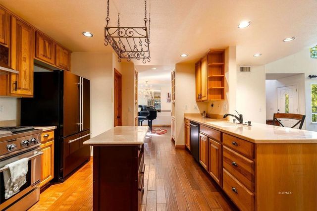 25262 Deer Path Road, Idyllwild, CA 92549