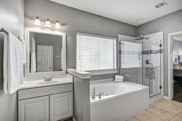 1915 Blue Quail Drive, Friendswood, TX 77546