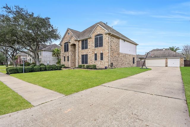 1915 Blue Quail Drive, Friendswood, TX 77546