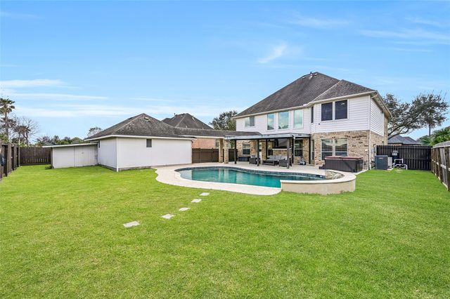 1915 Blue Quail Drive, Friendswood, TX 77546