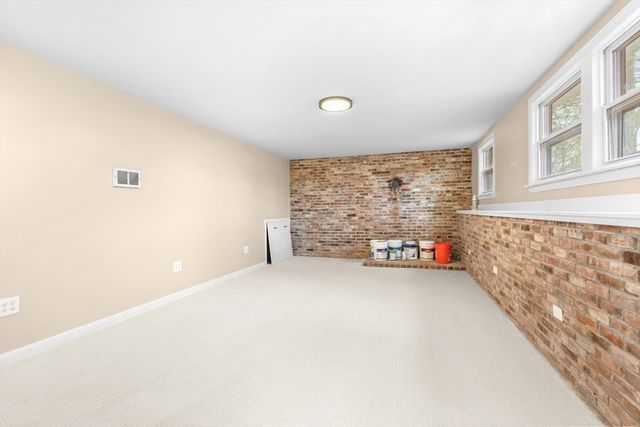 575 East St, Brockton, MA 02302