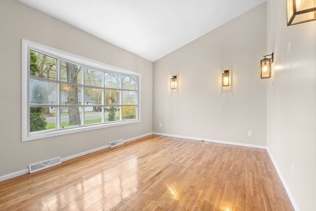 575 East St, Brockton, MA 02302