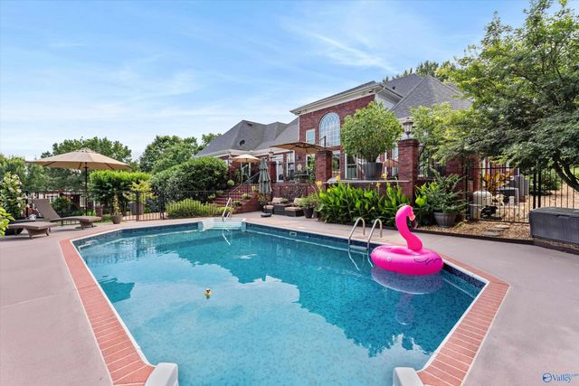 2901 Honors Row SE, Owens Cross Roads, AL 35763