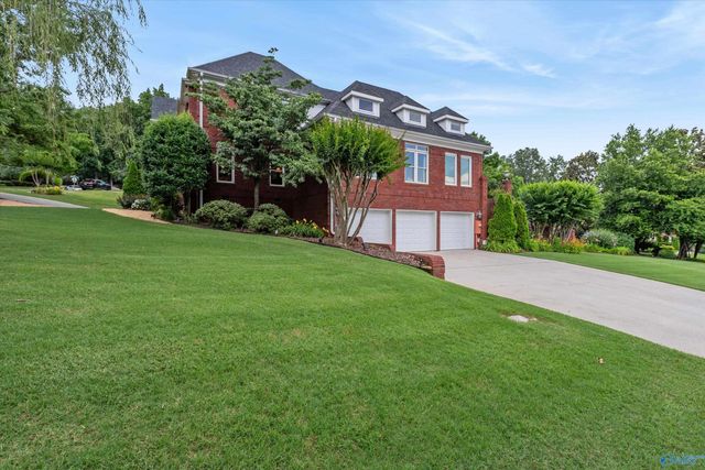 2901 Honors Row SE, Owens Cross Roads, AL 35763