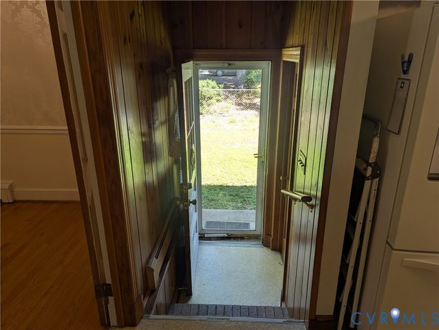10409 Old Courtney Rd, Glen Allen, VA 23060