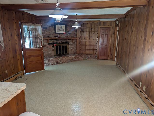 10409 Old Courtney Rd, Glen Allen, VA 23060