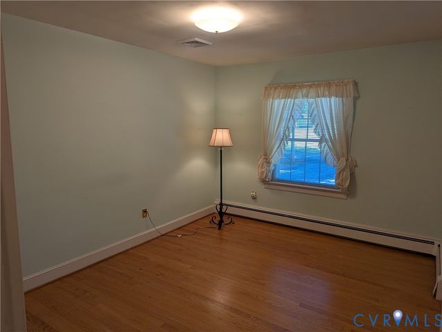 10409 Old Courtney Rd, Glen Allen, VA 23060
