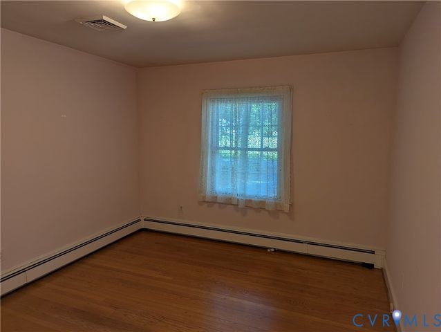 10409 Old Courtney Rd, Glen Allen, VA 23060