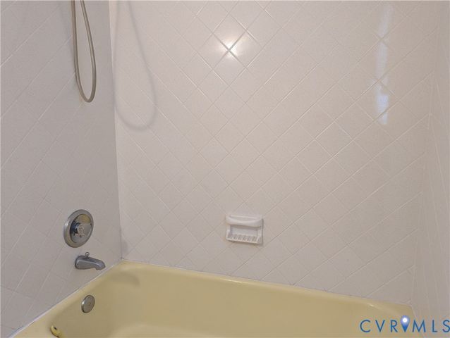 10409 Old Courtney Rd, Glen Allen, VA 23060