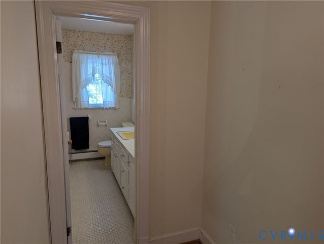10409 Old Courtney Rd, Glen Allen, VA 23060
