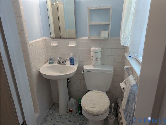 10409 Old Courtney Rd, Glen Allen, VA 23060
