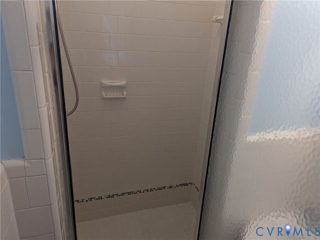 10409 Old Courtney Rd, Glen Allen, VA 23060