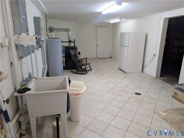 10409 Old Courtney Rd, Glen Allen, VA 23060