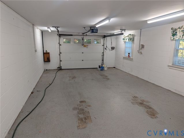 10409 Old Courtney Rd, Glen Allen, VA 23060