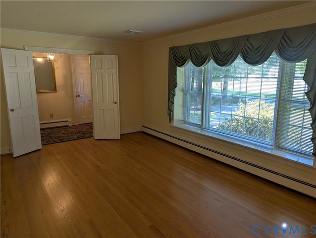 10409 Old Courtney Rd, Glen Allen, VA 23060