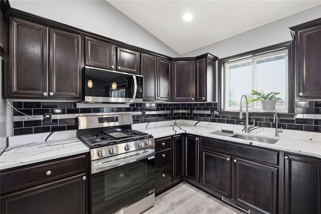 512 Jackson Street, Tiffin, IA 52340