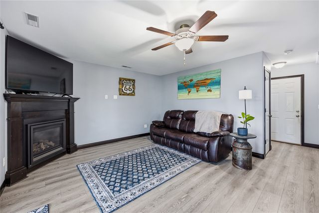 512 Jackson Street, Tiffin, IA 52340