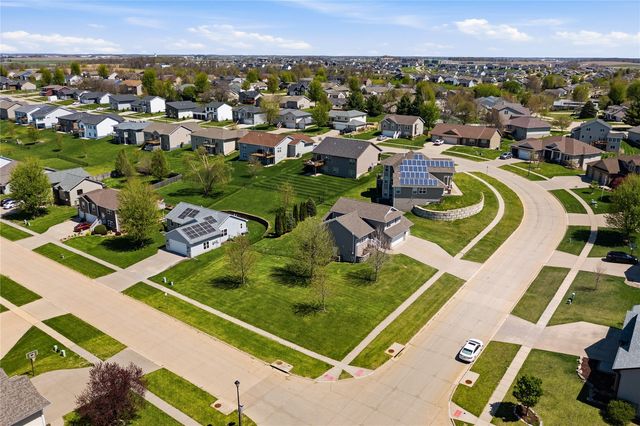 512 Jackson Street, Tiffin, IA 52340
