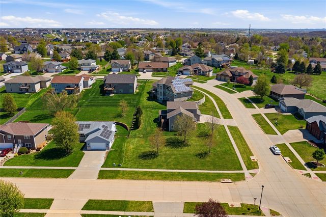 512 Jackson Street, Tiffin, IA 52340