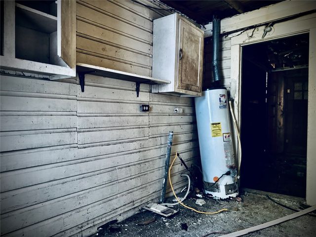 2250 W Kaufman Street, Paris, TX 75460