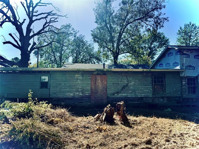 2250 W Kaufman Street, Paris, TX 75460