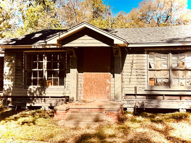 2250 W Kaufman Street, Paris, TX 75460