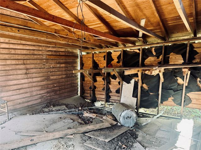 2250 W Kaufman Street, Paris, TX 75460