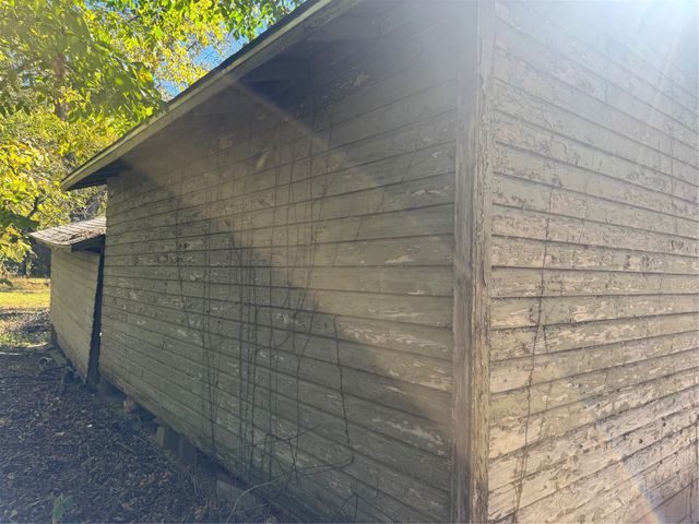 2250 W Kaufman Street, Paris, TX 75460