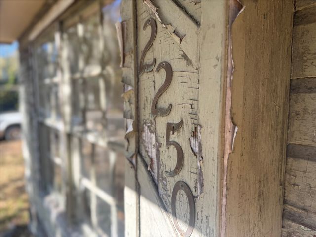 2250 W Kaufman Street, Paris, TX 75460