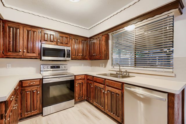 937 Birchwood Drive, Lancaster, TX 75146