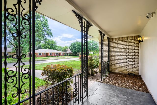 937 Birchwood Drive, Lancaster, TX 75146