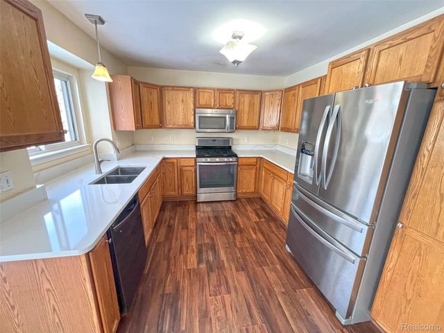 47546 Belmont Drive, Van Buren Charter Township, MI 48111