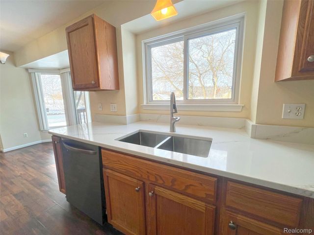 47546 Belmont Drive, Van Buren Charter Township, MI 48111