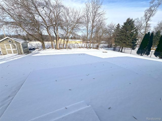 47546 Belmont Drive, Van Buren Charter Township, MI 48111