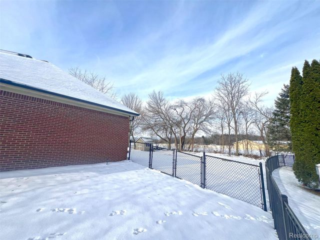 47546 Belmont Drive, Van Buren Charter Township, MI 48111